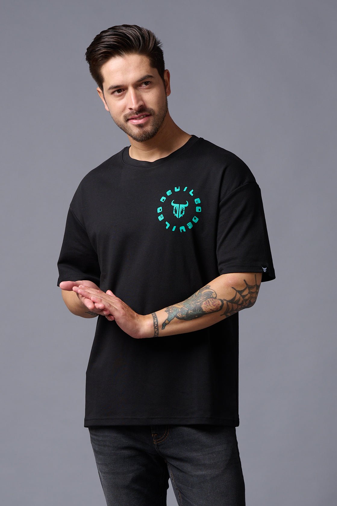 Never Give Up (in Green) Printed Black Oversized T-Shirt for Men - Go Devil