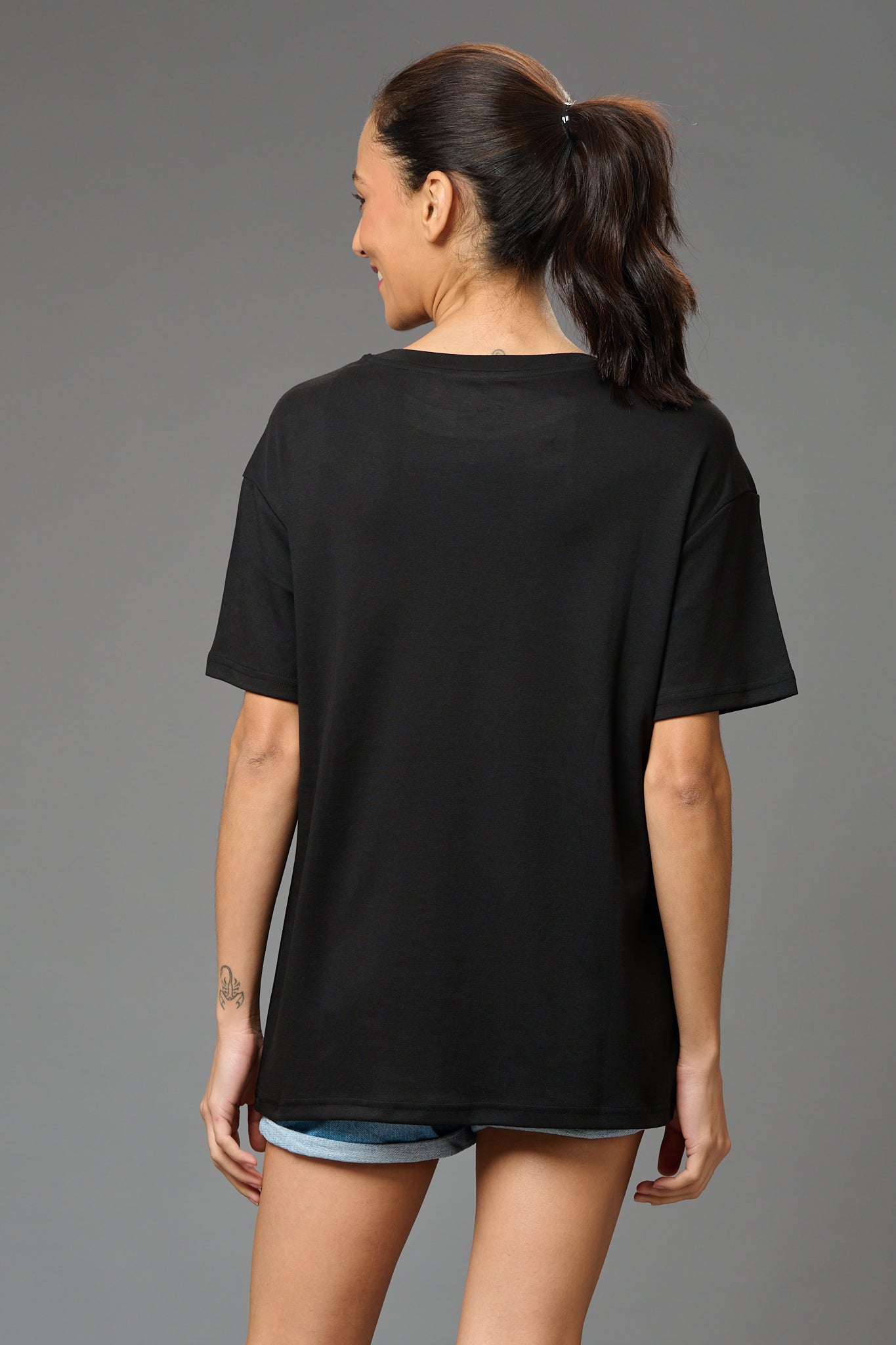 Kiss of An Angel Printed Black Oversized T-Shirt for Women - Go Devil