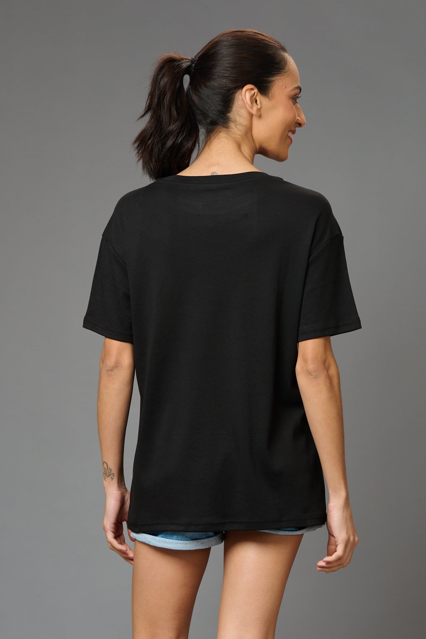 Kiss of An Angel Printed Black Oversized T-Shirt for Women - Go Devil