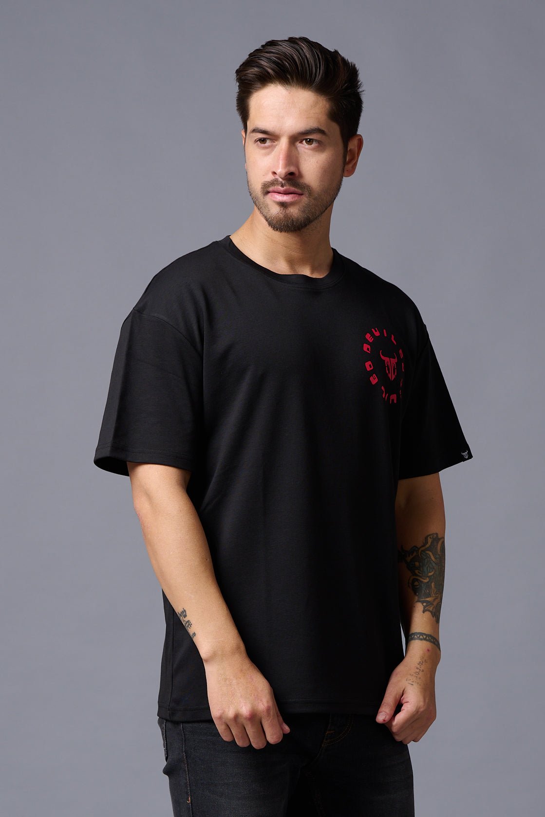 Never Give Up (in Red) Printed Black Oversized T-Shirt for Men - Go Devil