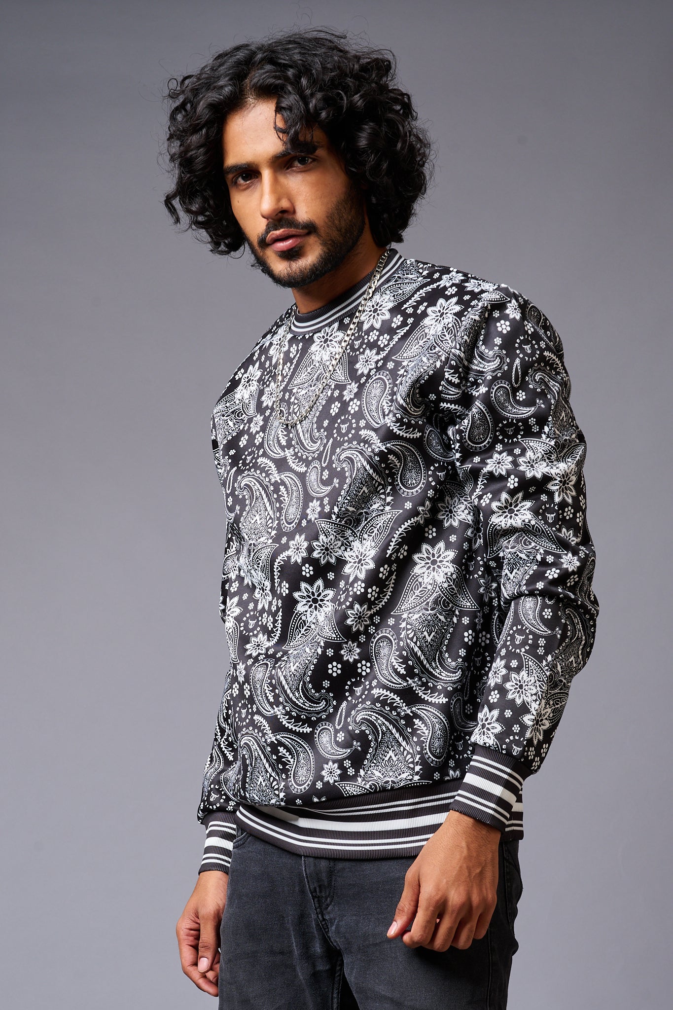 Paisely Design Printed Black Sweatshirt for Men - Go Devil