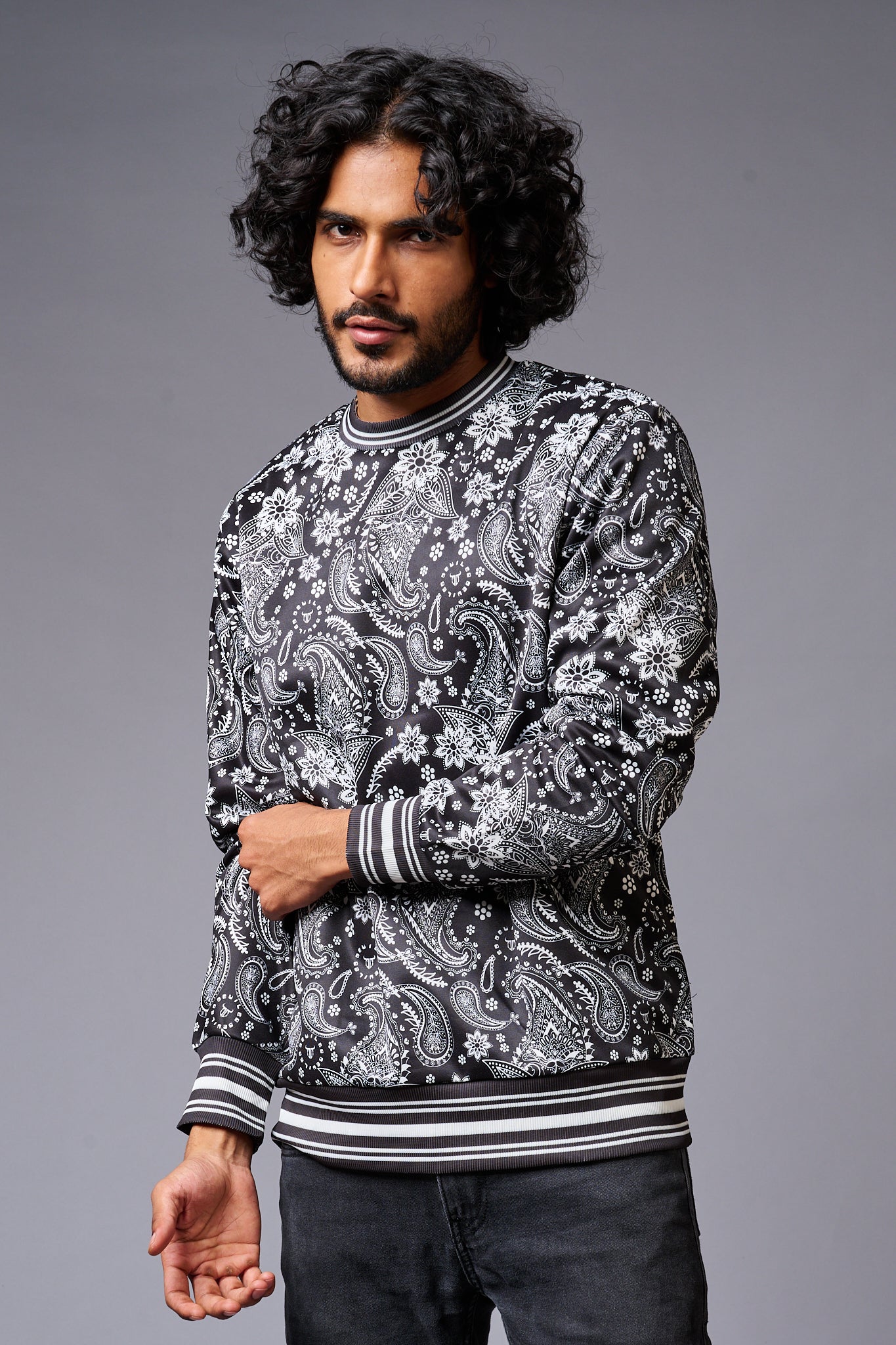 Paisely Design Printed Black Sweatshirt for Men - Go Devil