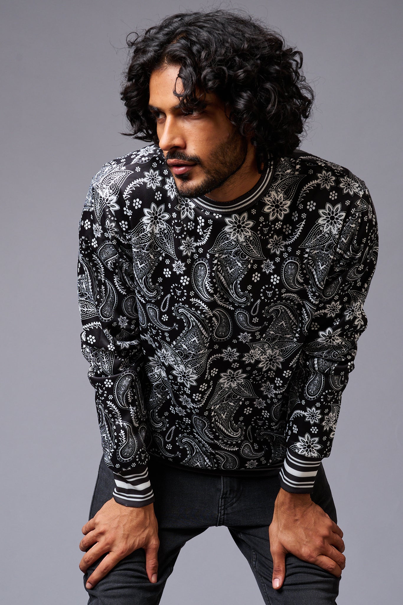 Paisely Design Printed Black Sweatshirt for Men - Go Devil