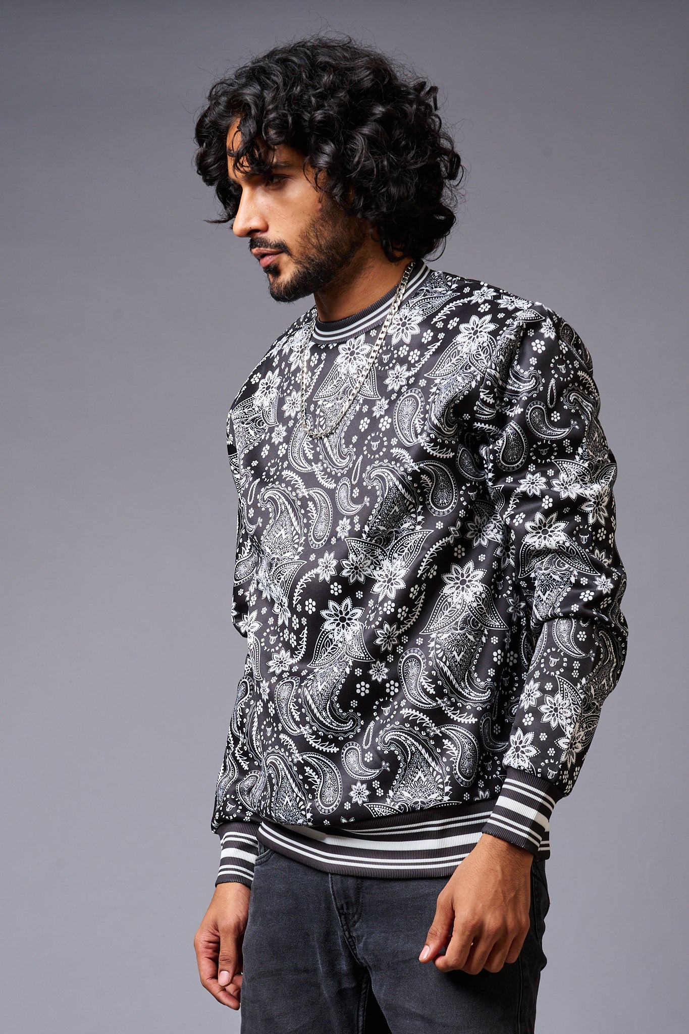 Paisely Design Printed Black Sweatshirt for Men - Go Devil