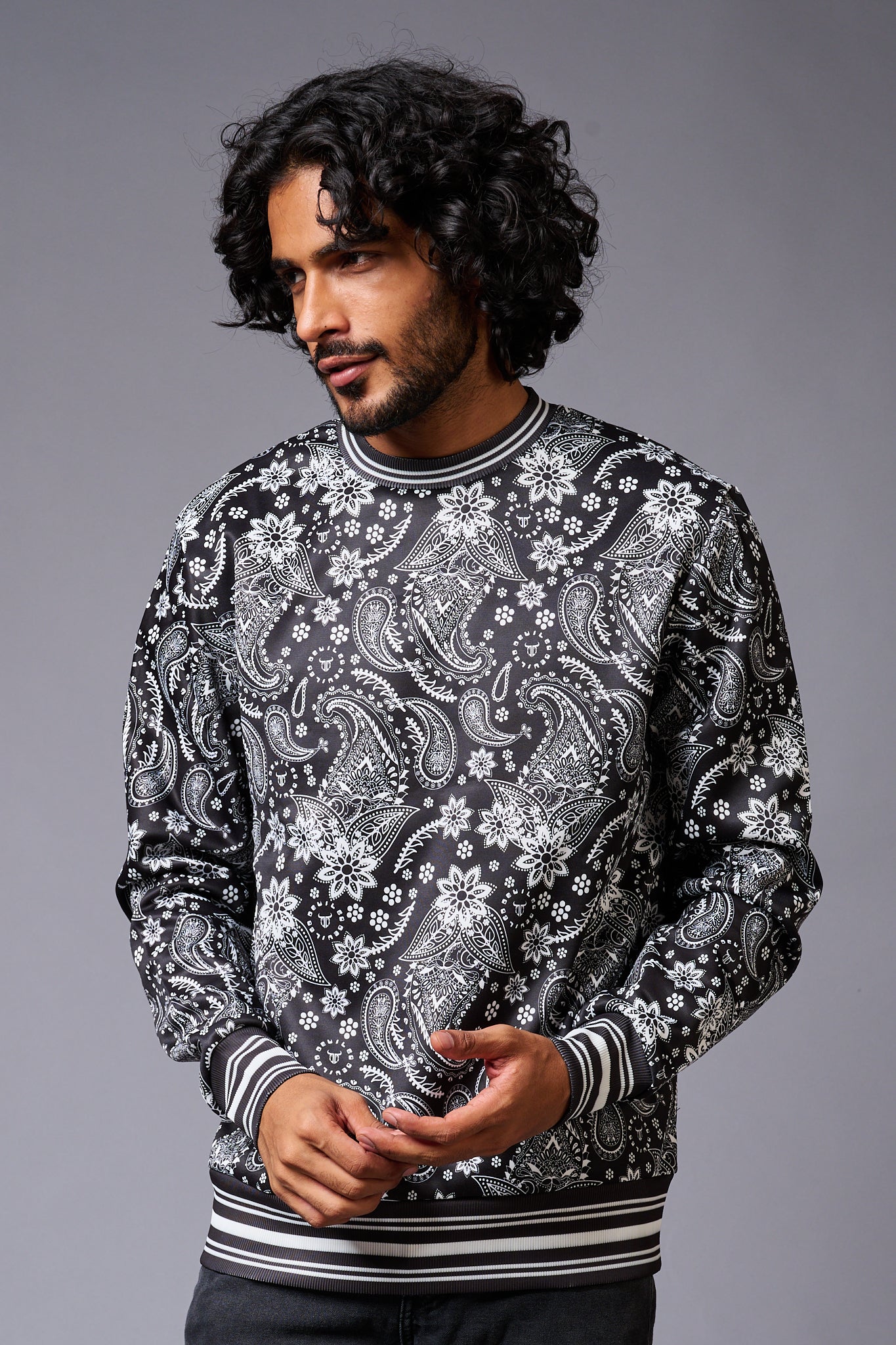 Paisely Design Printed Black Sweatshirt for Men - Go Devil