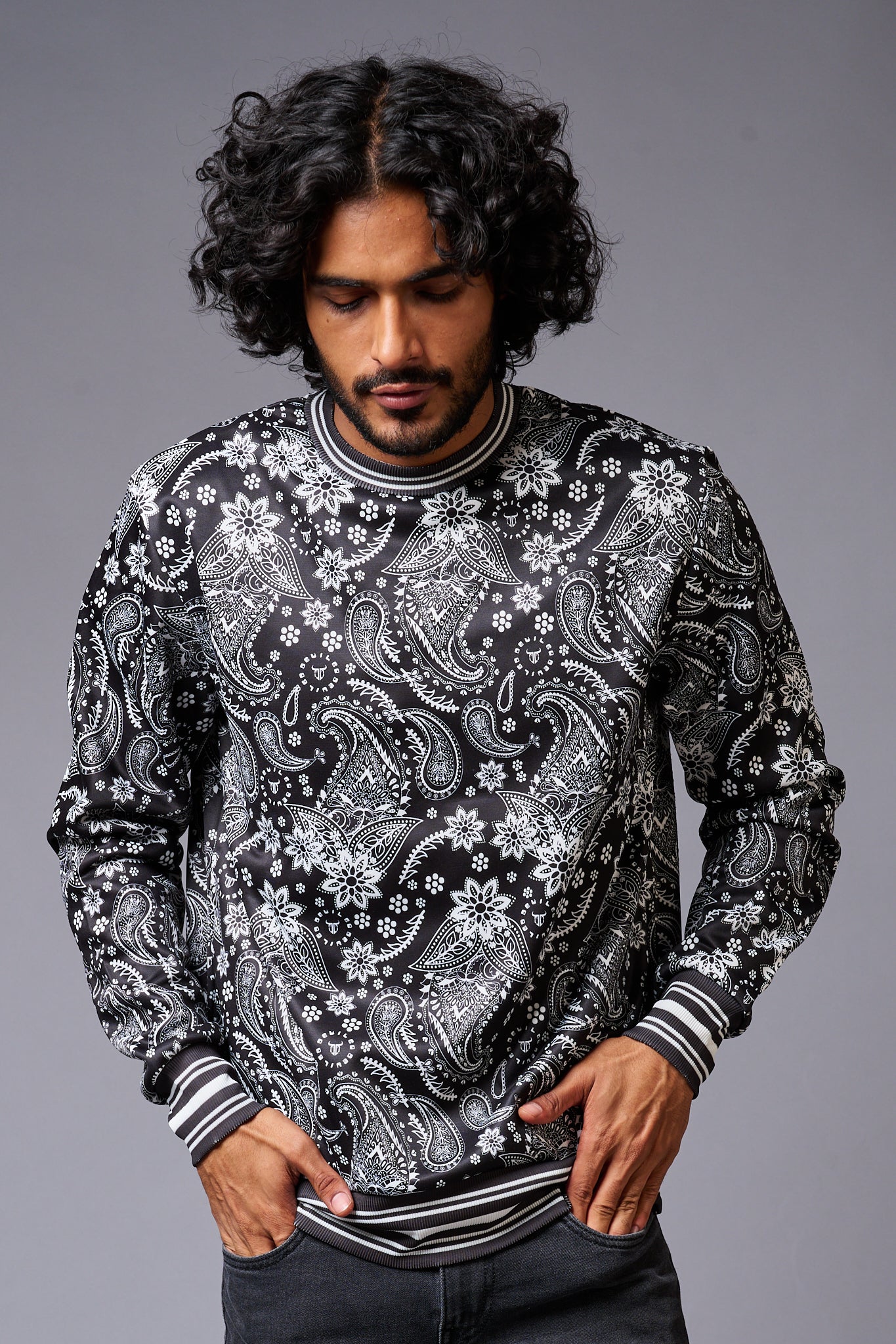 Paisely Design Printed Black Sweatshirt for Men - Go Devil