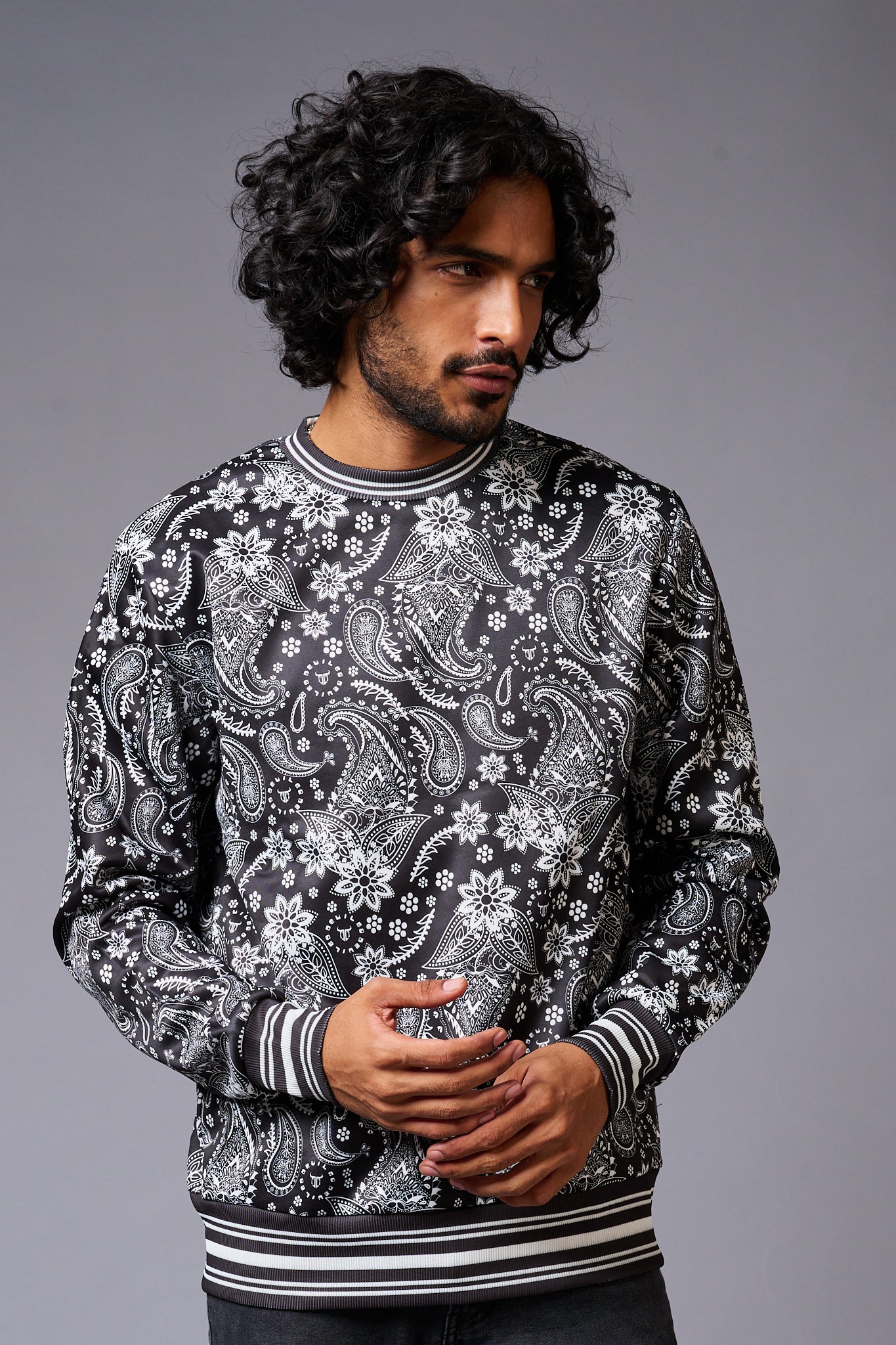 Paisely Design Printed Black Sweatshirt for Men - Go Devil